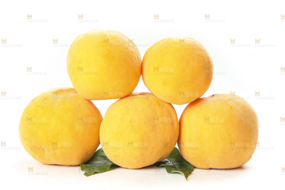 白底上放着进口黄桃