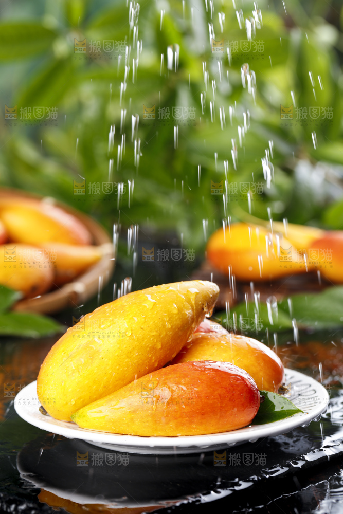 盘子里装着海南辣椒芒