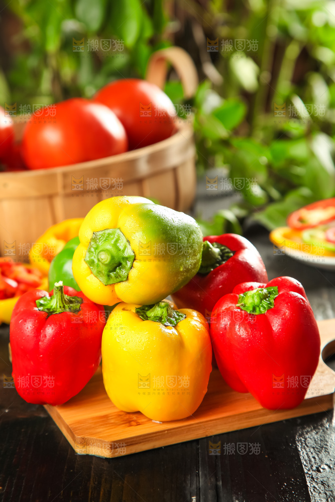 木板上的广西灯笼椒