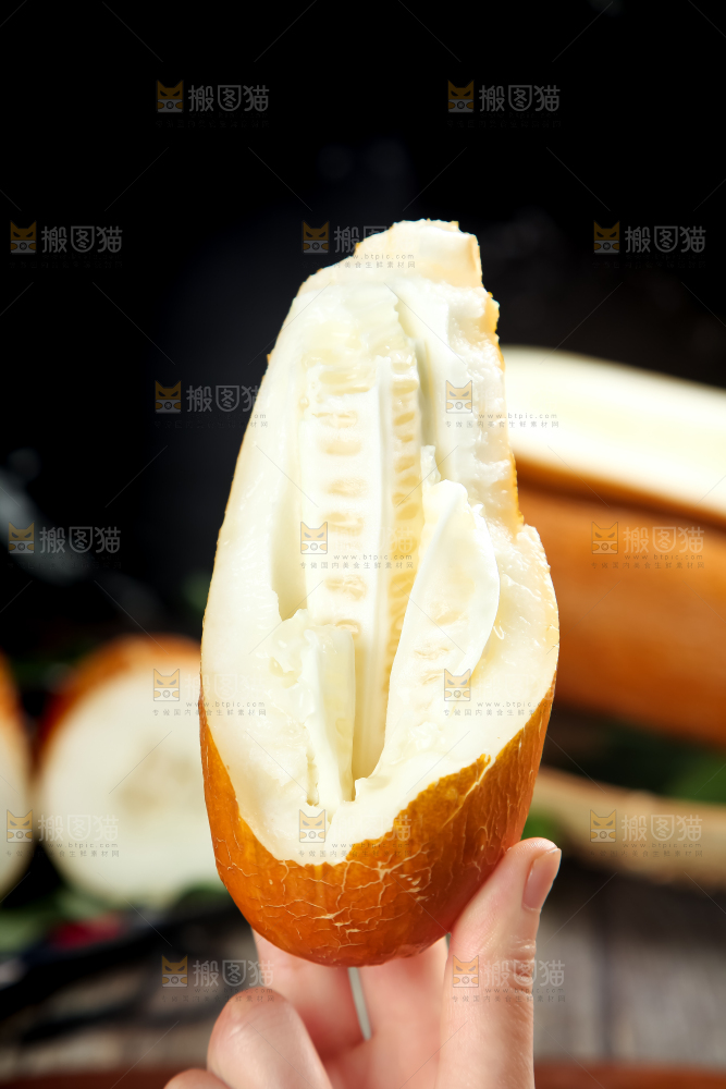 深底上放着老黄瓜