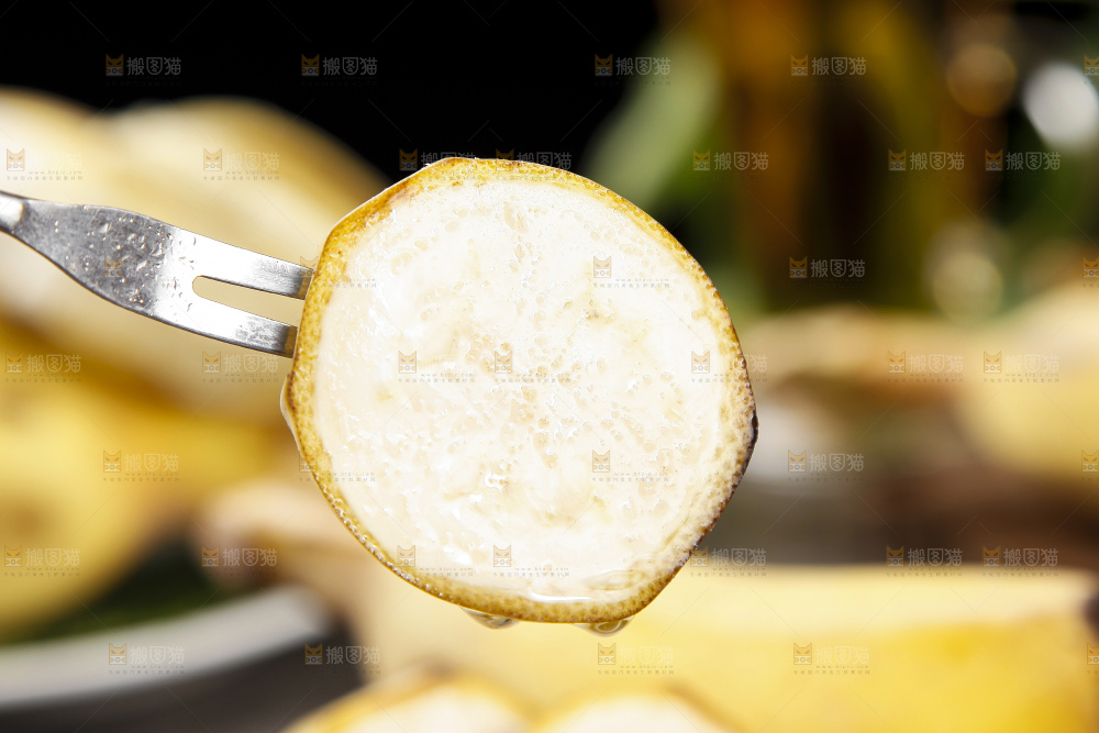 深底上放着广西苹果蕉
