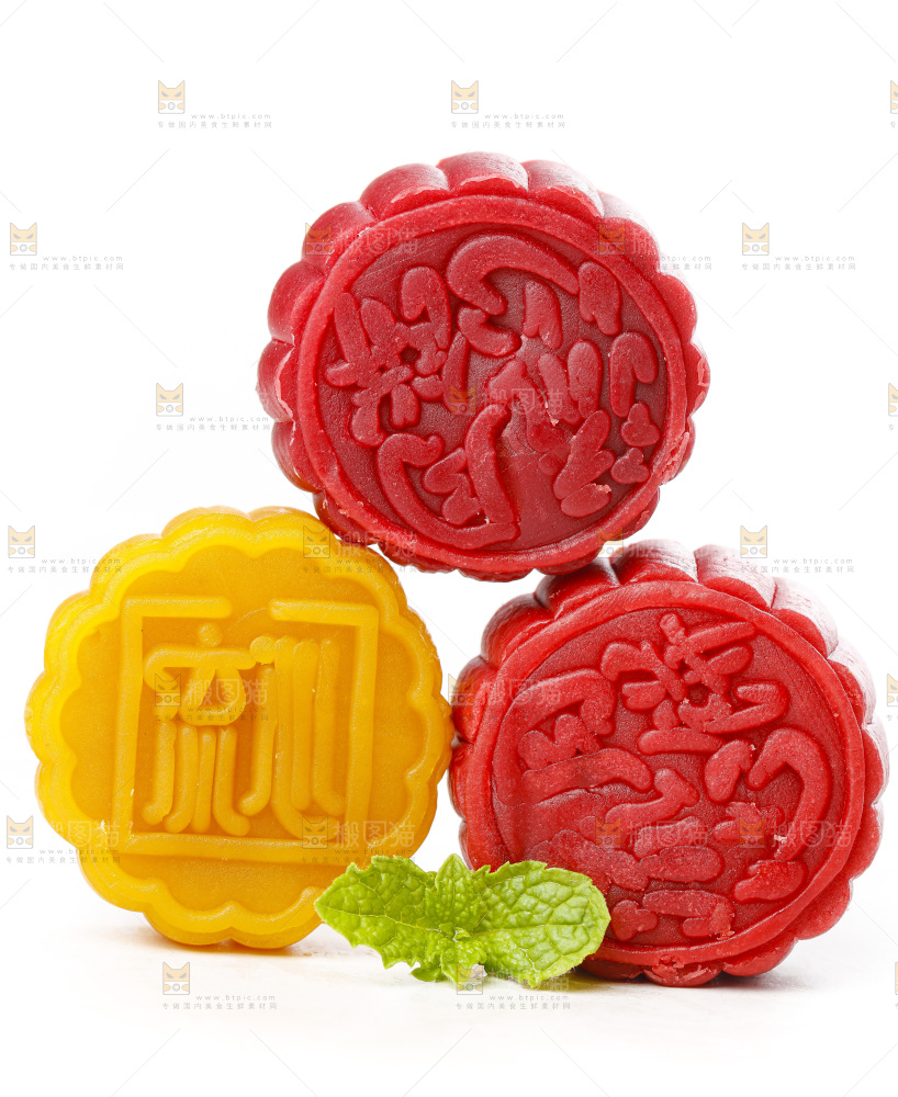白底上的流心月饼