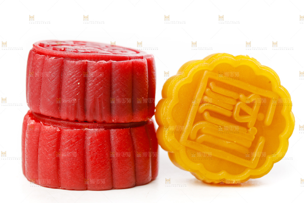 白底上的流心月饼