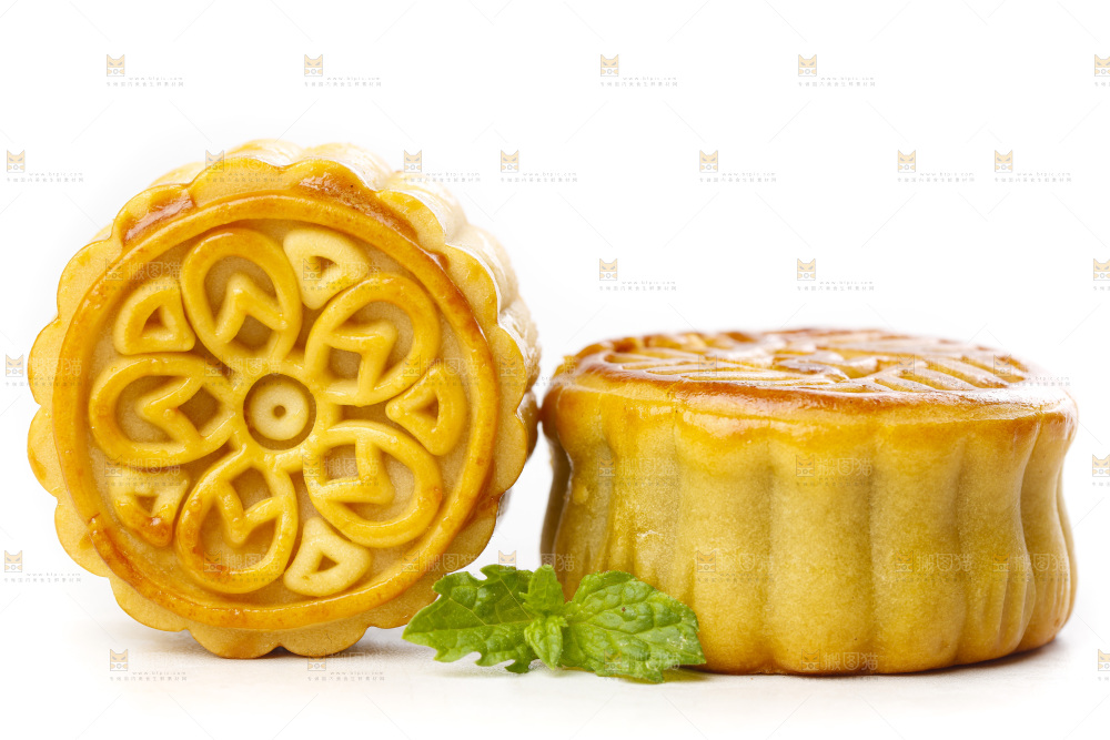 白底上放着广式月饼