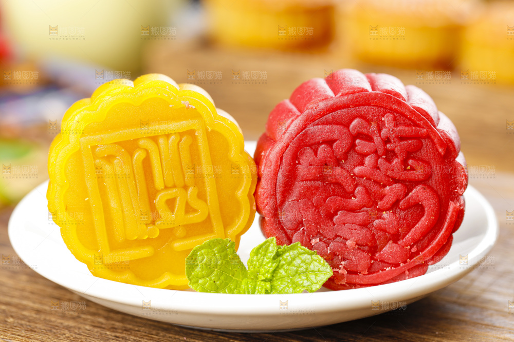 碗里装着流心月饼