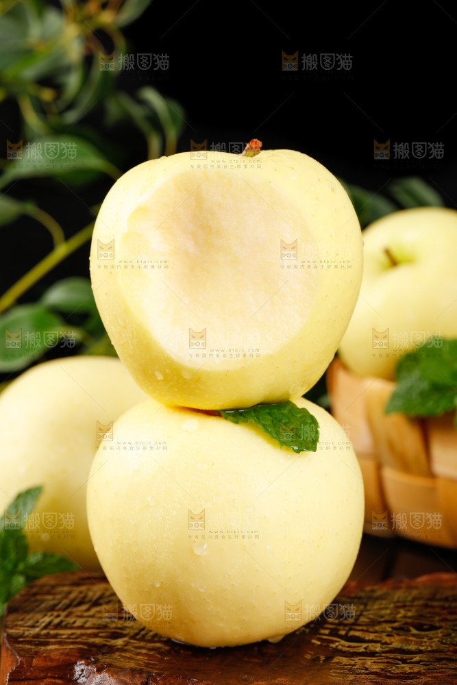 木底上的天水黄元帅苹果