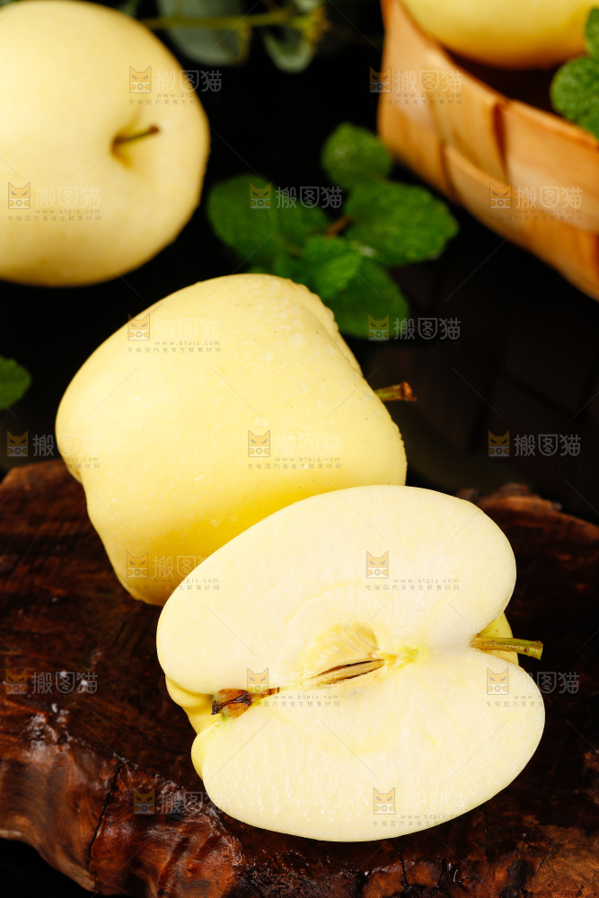 木底上的天水黄元帅苹果