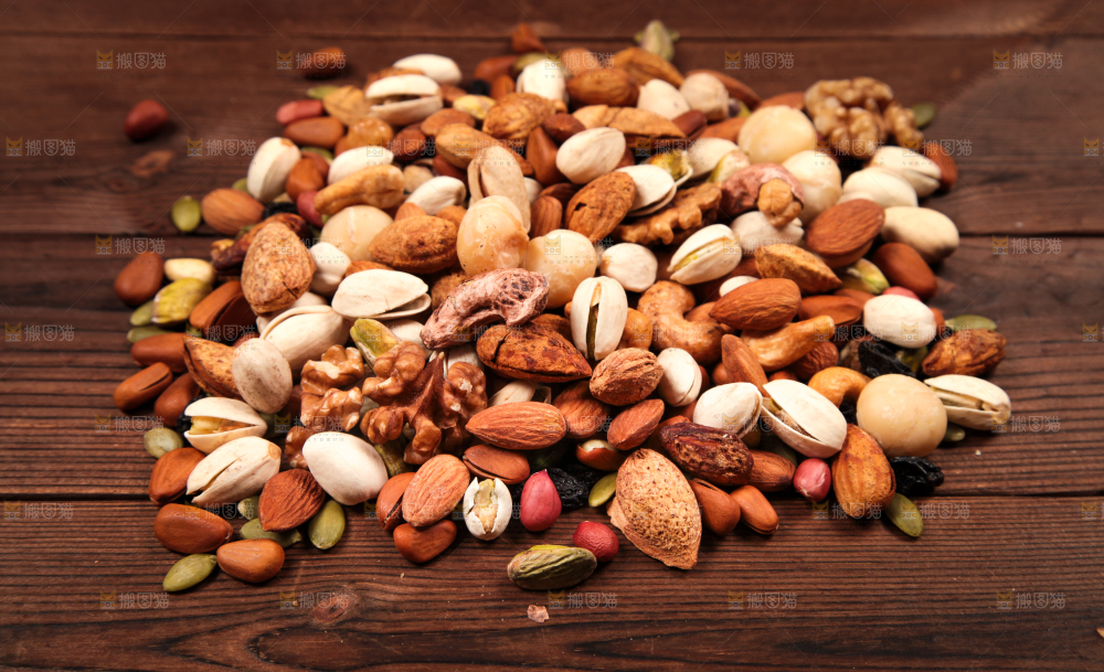 深底上的坚果素材