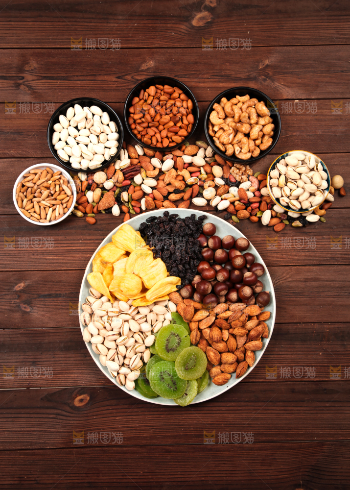 深底上的坚果素材