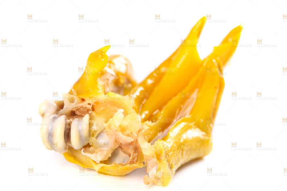 白底上摆放着鸭掌