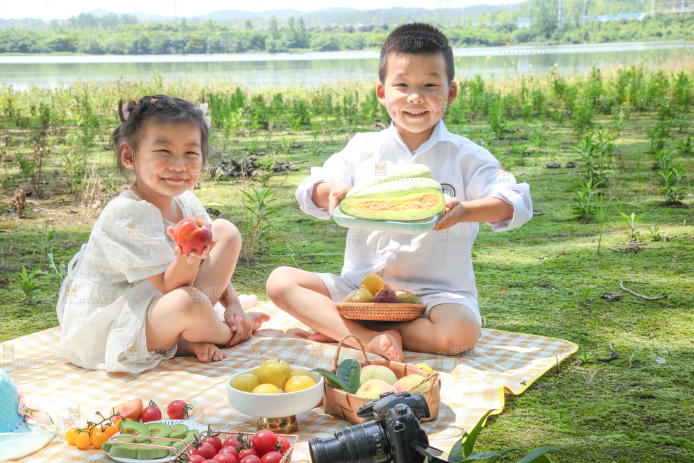 小孩子正在玩耍