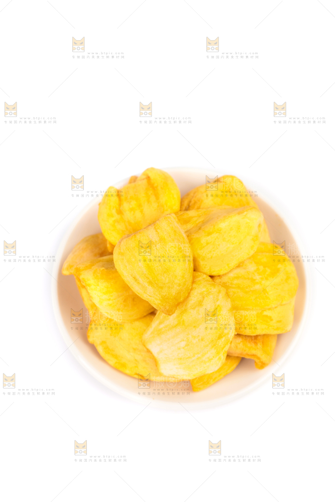 碟子里装着菠萝蜜果干