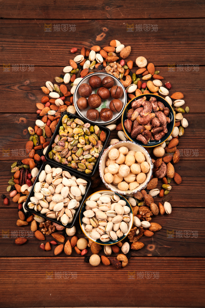 深底上的坚果素材