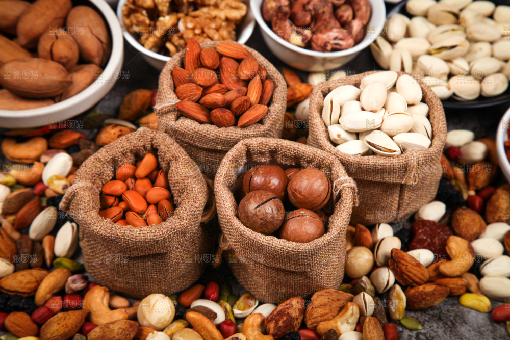 深底上的干果素材