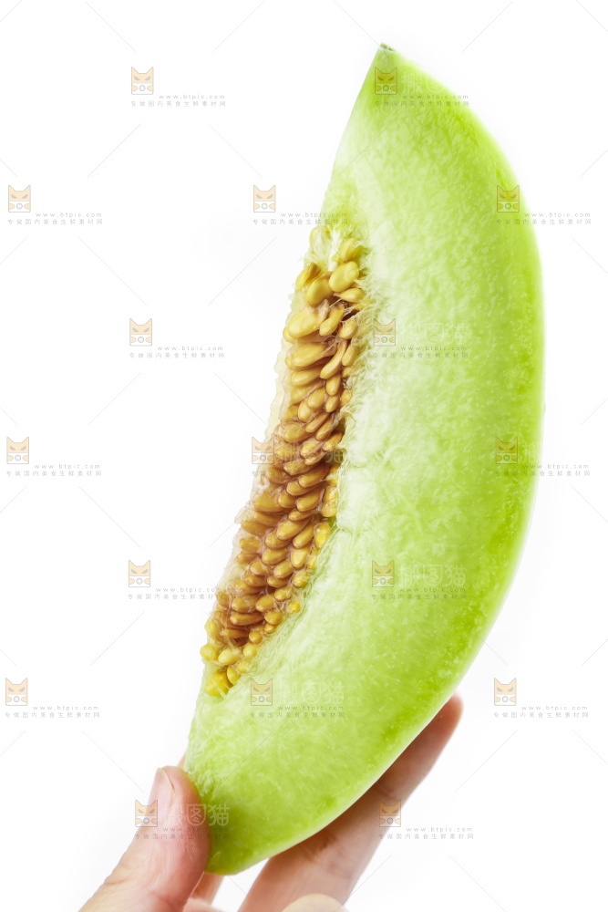 手里拿着玉菇蜜瓜