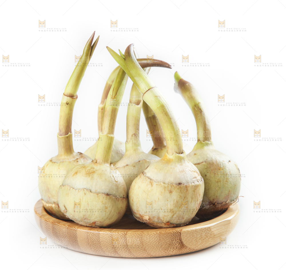 盘子里放着慈菇