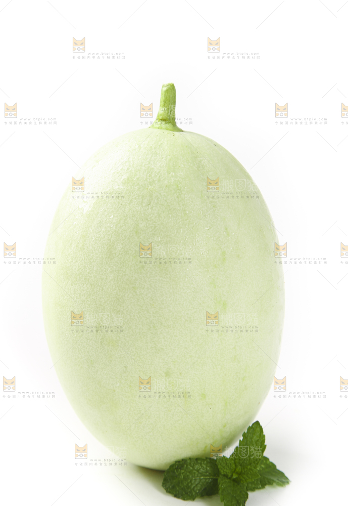 白底上摆放着玉菇蜜瓜