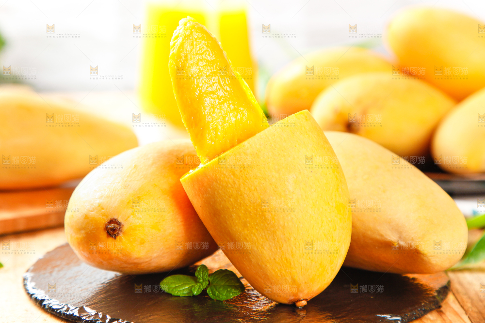 盘子里装着新鲜鹰嘴芒