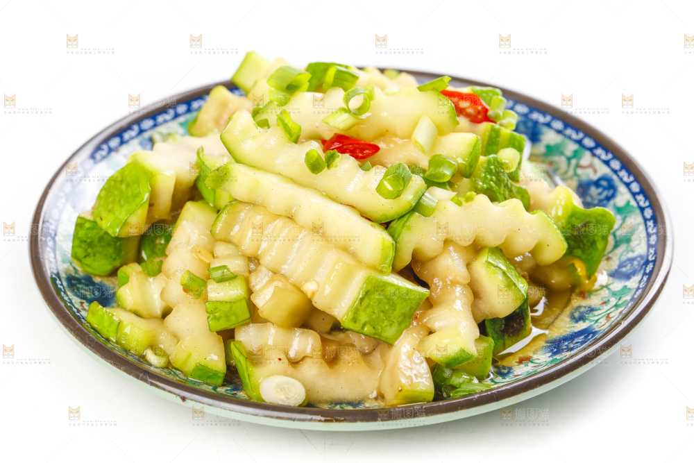 盘子里装着炒瓠瓜