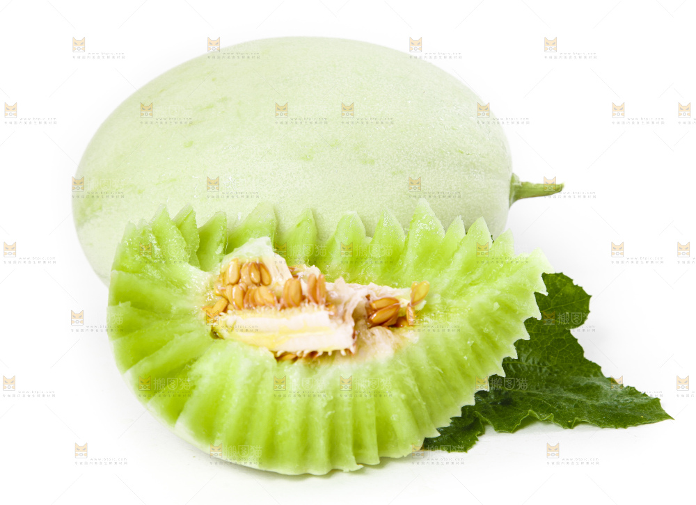 白底上摆放着玉菇蜜瓜
