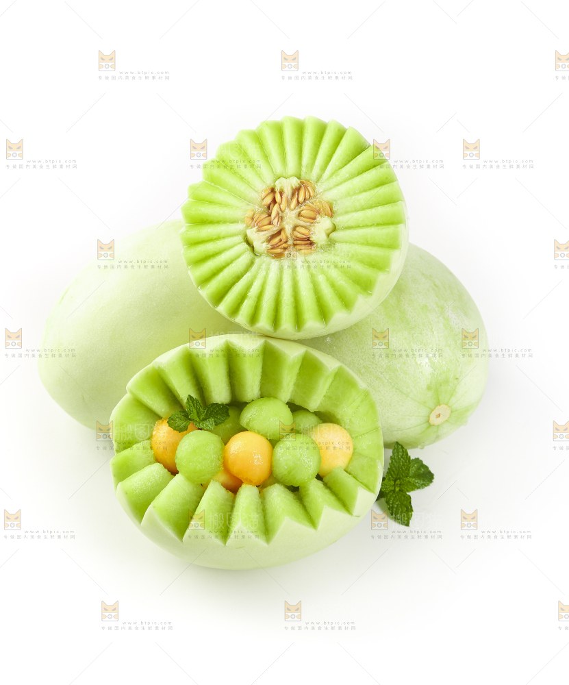 白底上摆放着南汇玉菇甜瓜