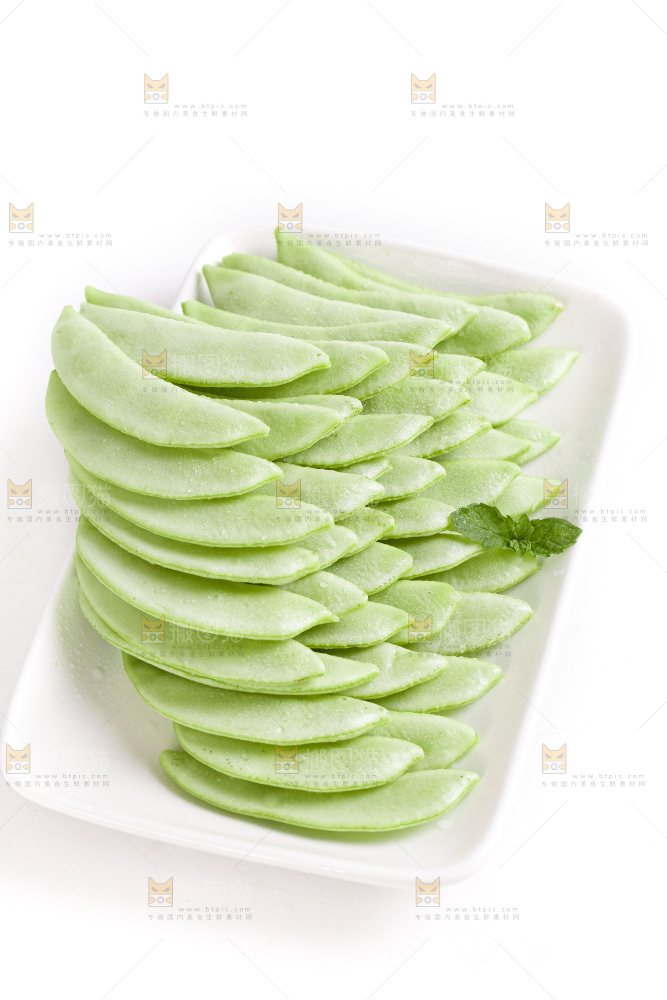 盘子里装着扁豆
