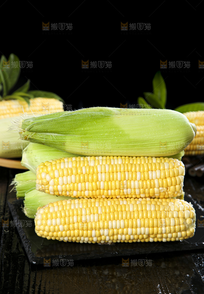 黑底上的云南水果玉米