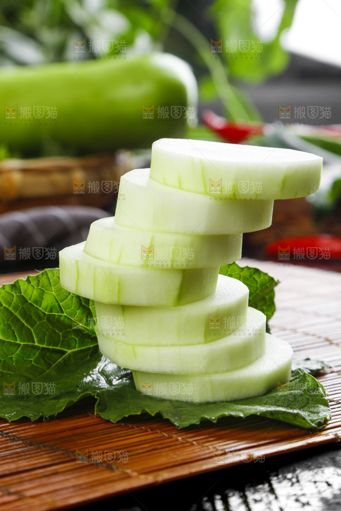木板上放着瓠子