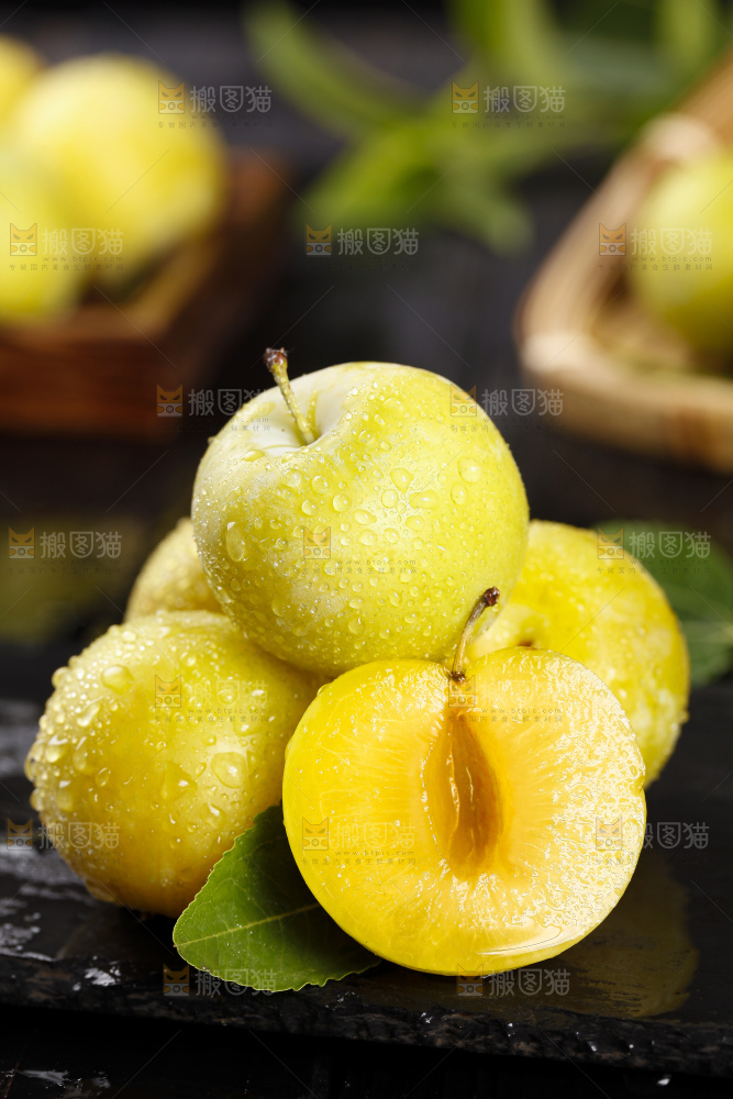 石板上放着九峰山黄金奈李
