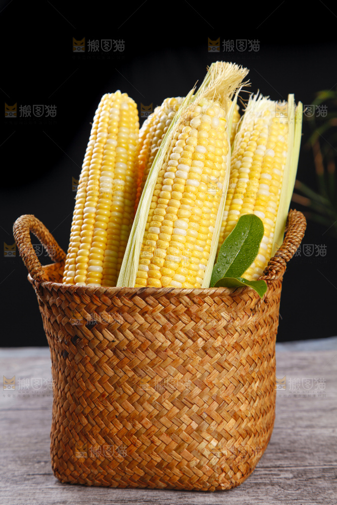 黑底上的云南水果玉米