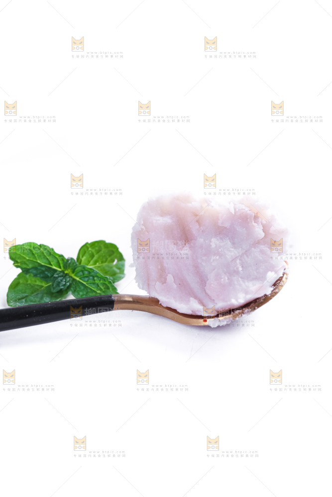 白底上摆放着广西荔浦芋头