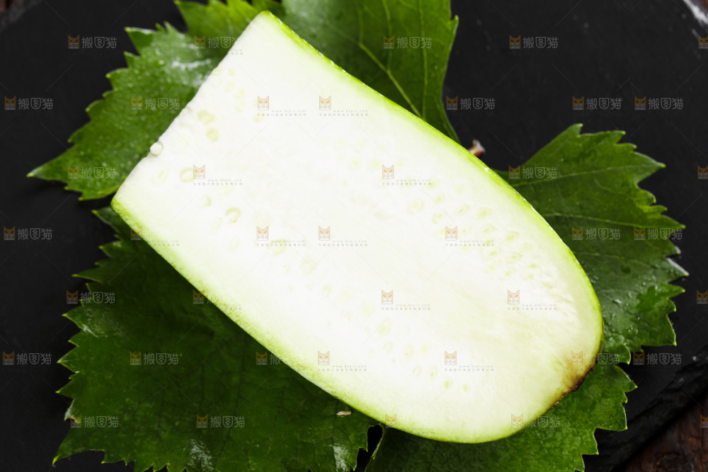 切开的瓠瓜