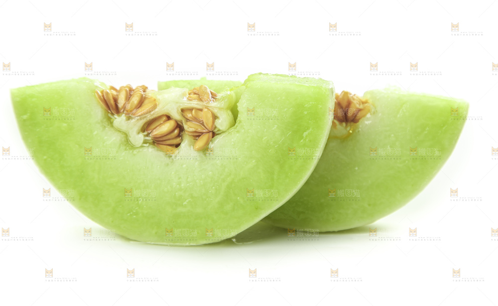 白底上摆放着玉菇蜜瓜
