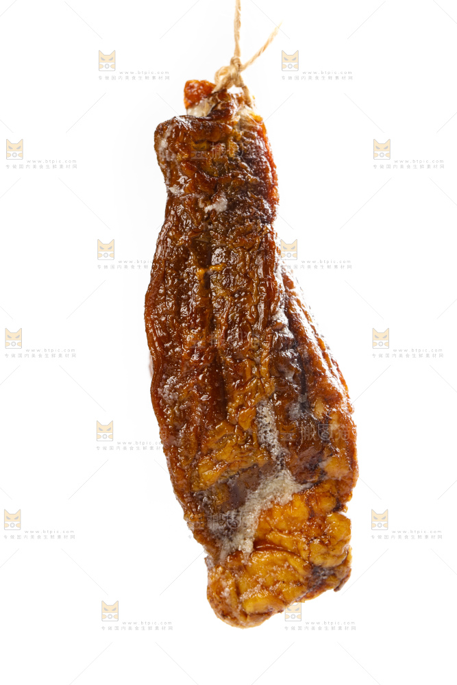 白底上放着腊肉