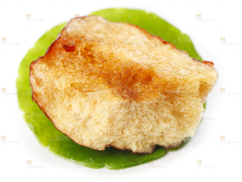 白底上摆放着香酥脆枣