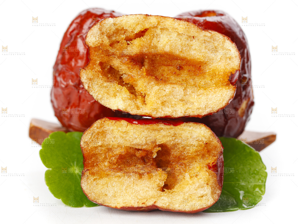 白底上摆放着香酥脆枣