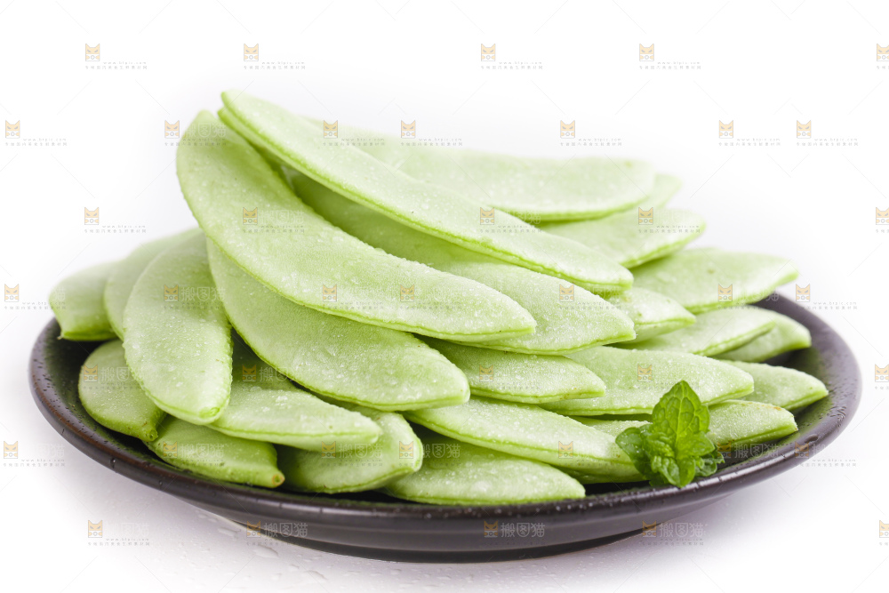 盘子里装着扁豆