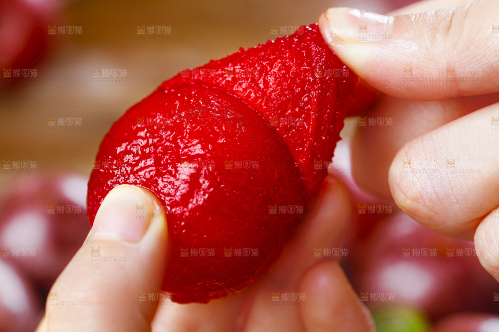 手里拿着钱排三华李