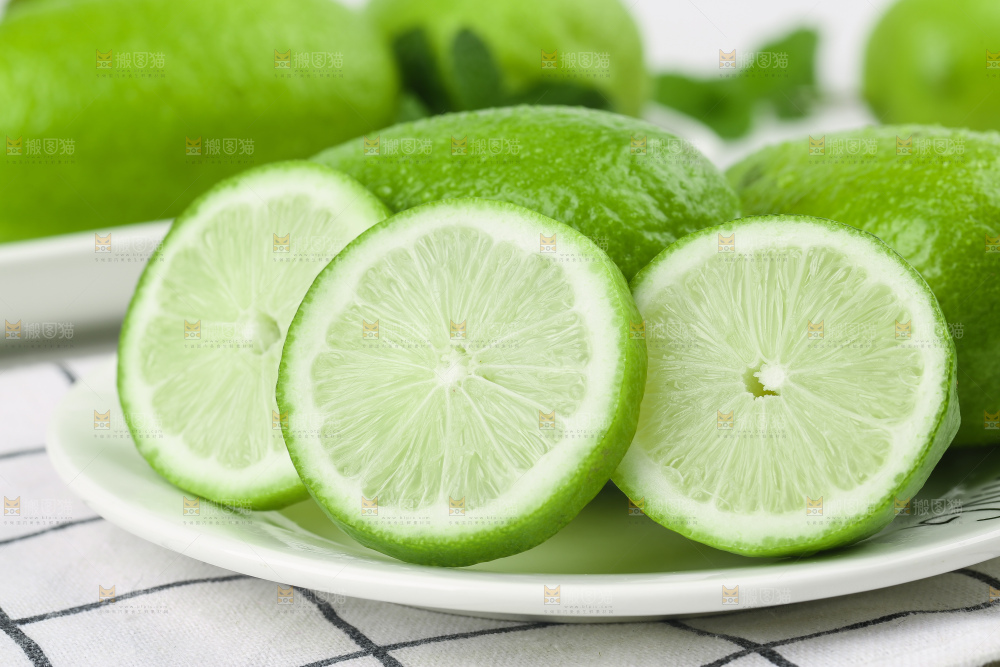 盘子里装着台湾香水柠檬