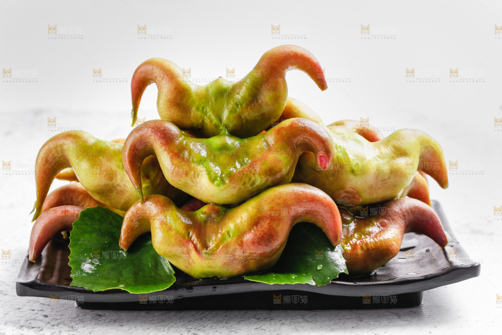 盘子里的菱角