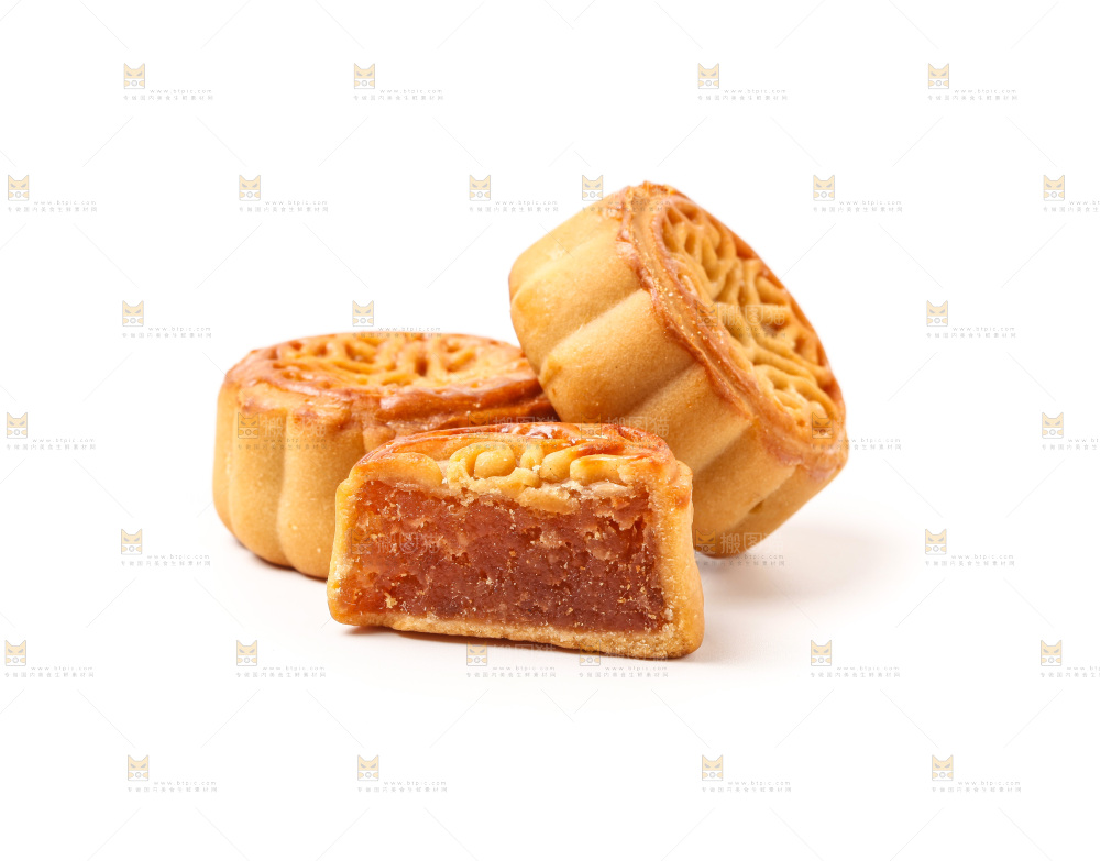 白底上放着水果月饼