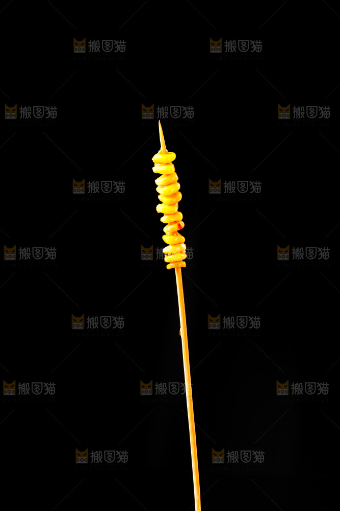黑底上的玉米串