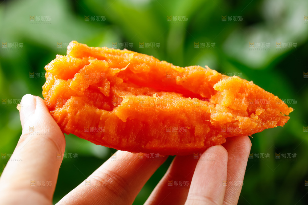 深底上的烤红薯