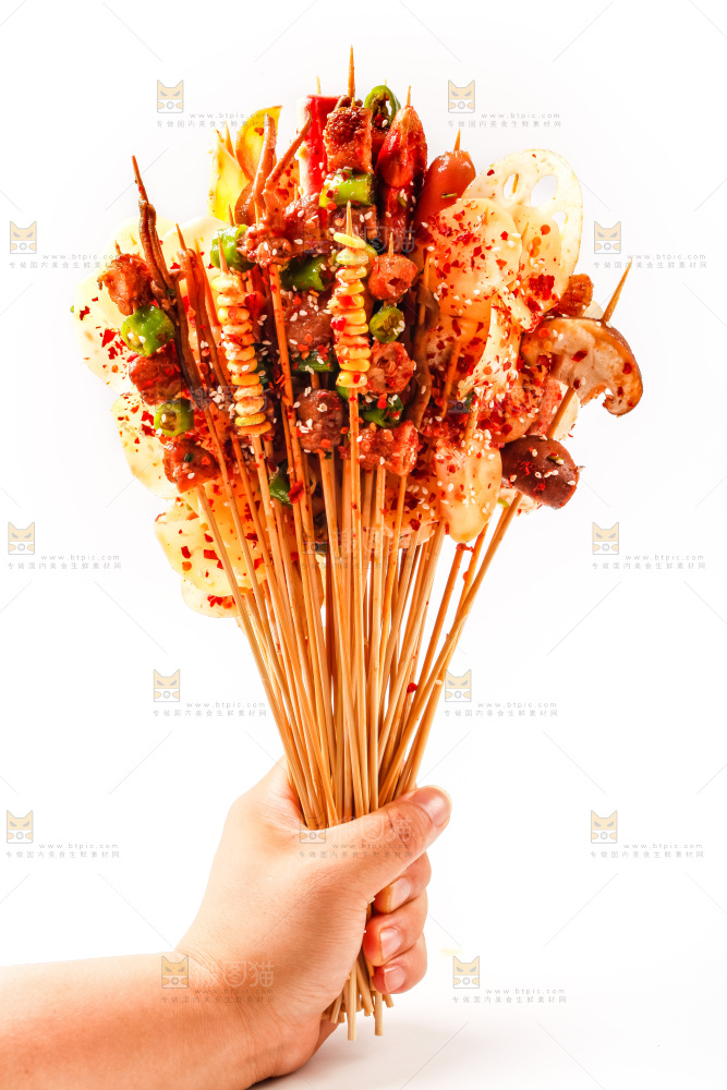 手拿钵钵鸡食材