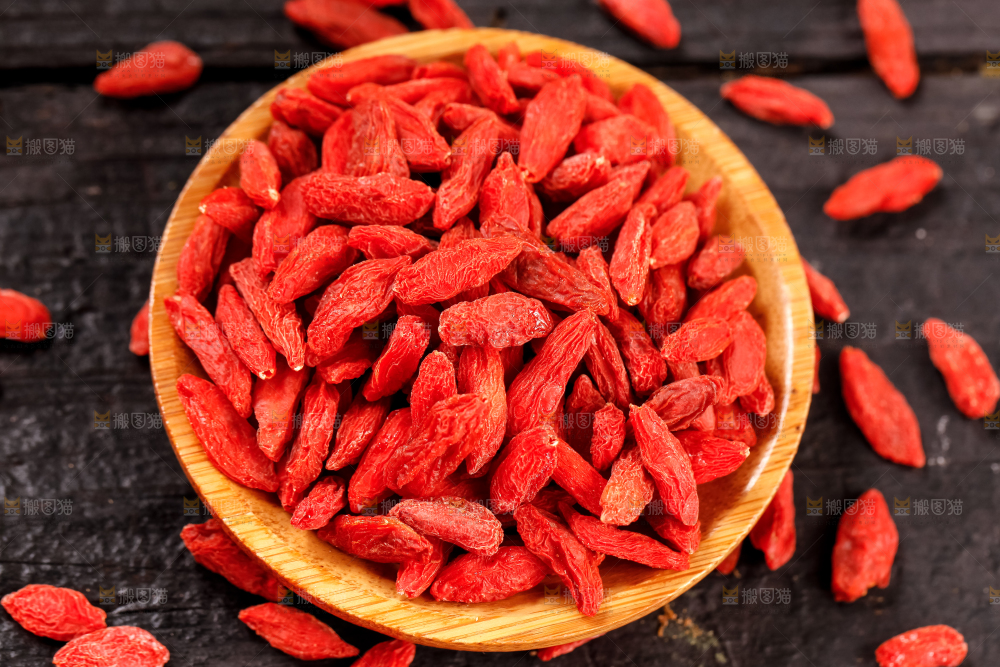 深底上放着宁夏枸杞