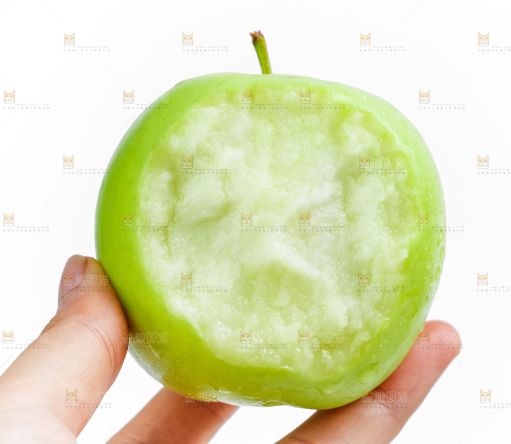 手拿新鲜苹果
