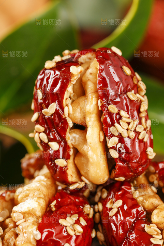 深底上的芝麻枣夹核桃