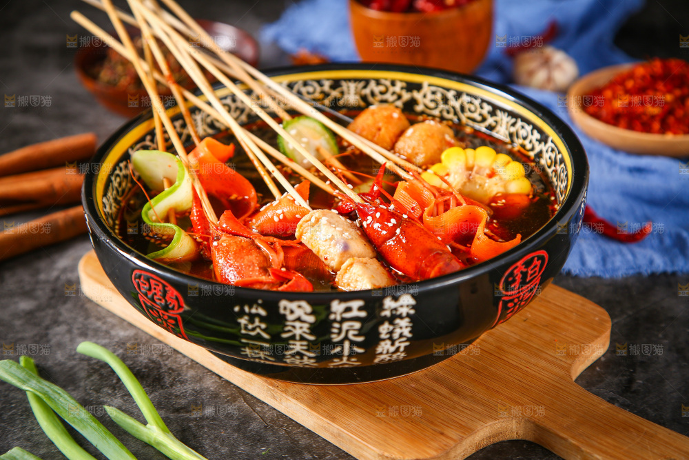 石板上的钵钵鸡