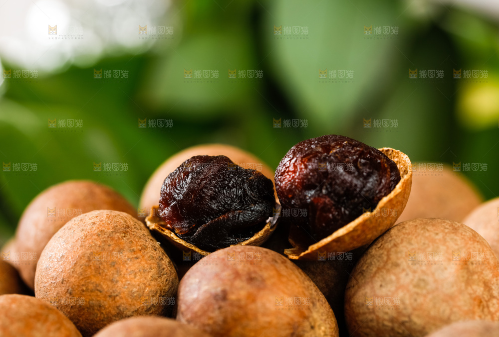 木底上的桂圆干