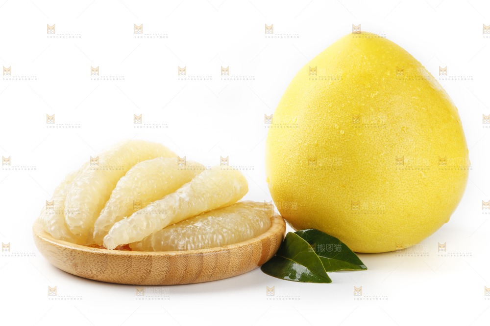 白底上放着平和白心蜜柚